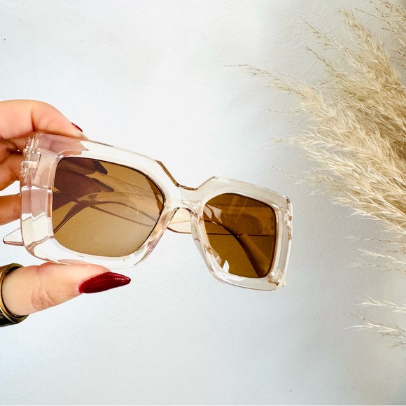 NEW NORDSTROM Clear Brown $78 Chunky Oversized Plastic Sunglasses Sunnies Y2K - Picture 9 of 16